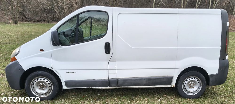 Renault TRAFIC - 2