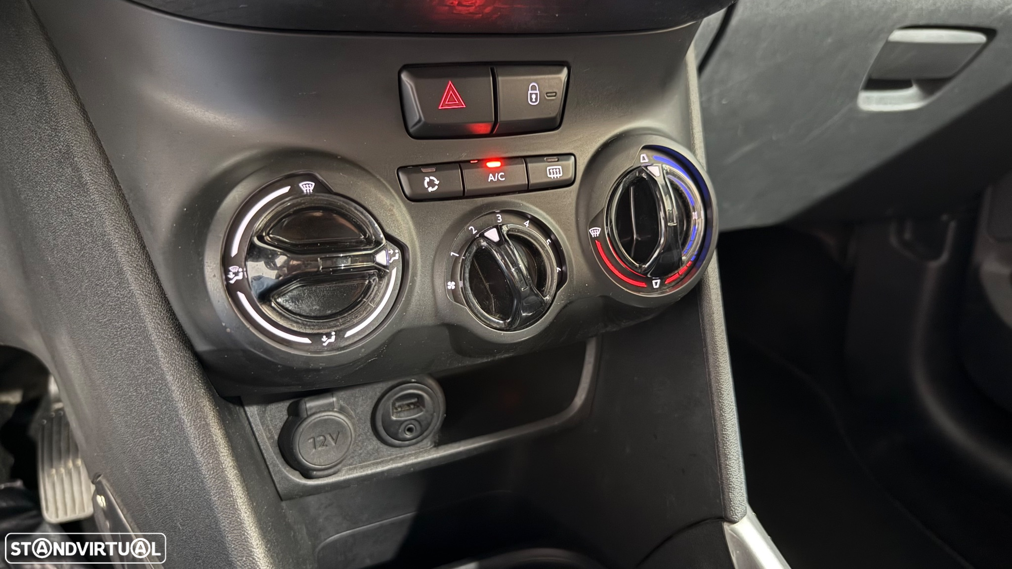 Peugeot 2008 1.2 PureTech Style - 24