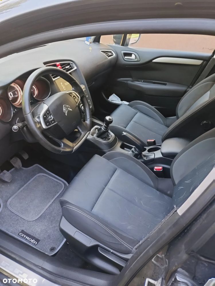 Citroën C4 ver-1-6-hdi-seduction - 3