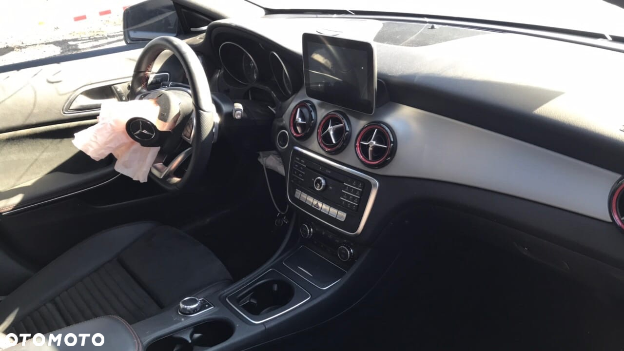 Mercedes-Benz CLA - 16