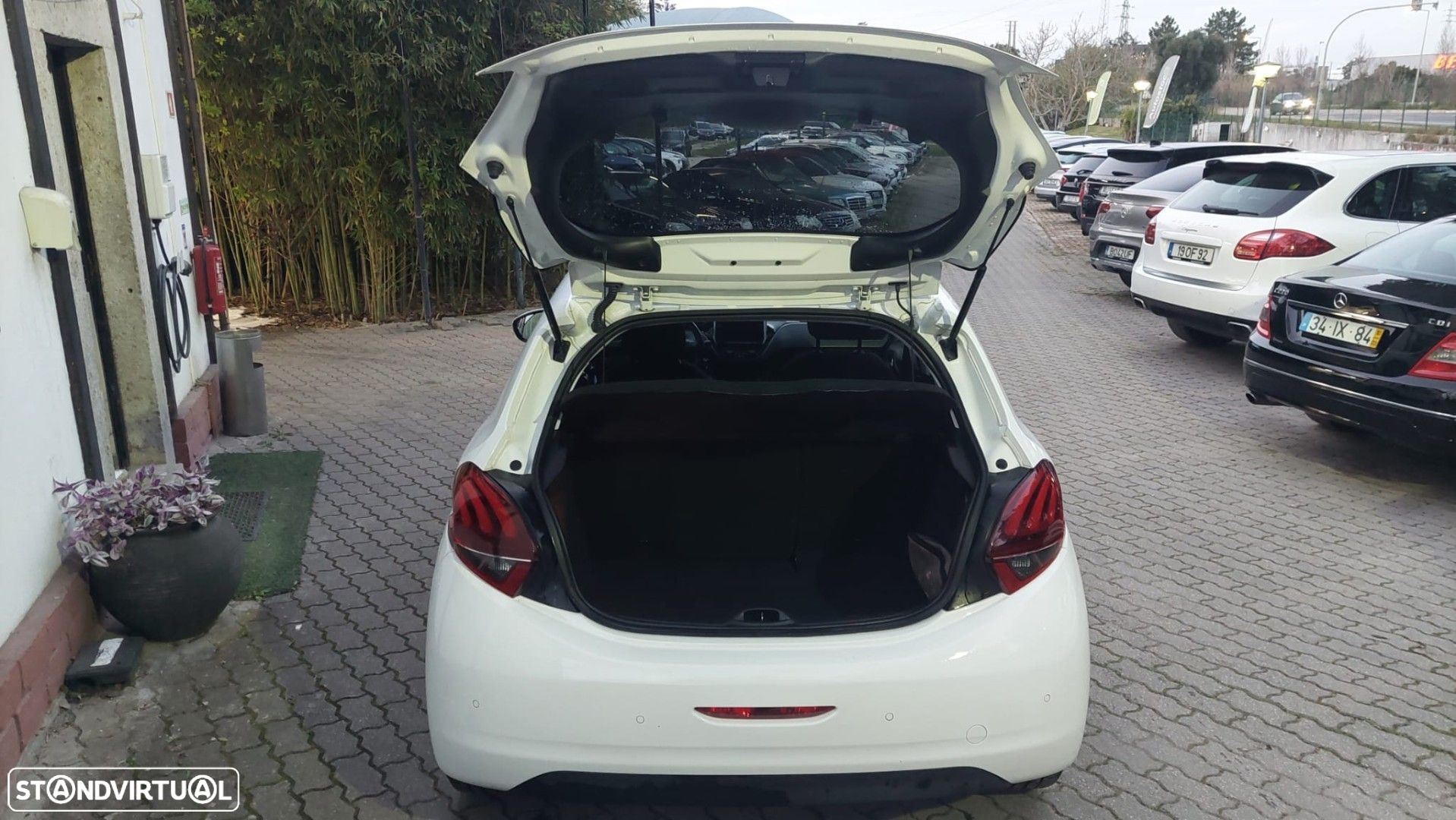 Peugeot 208 1.2 PureTech Signature - 5