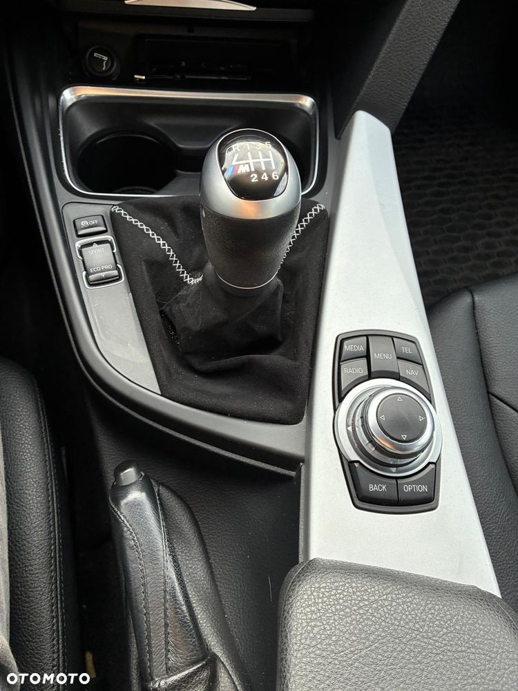 BMW Seria 3 318d - 10