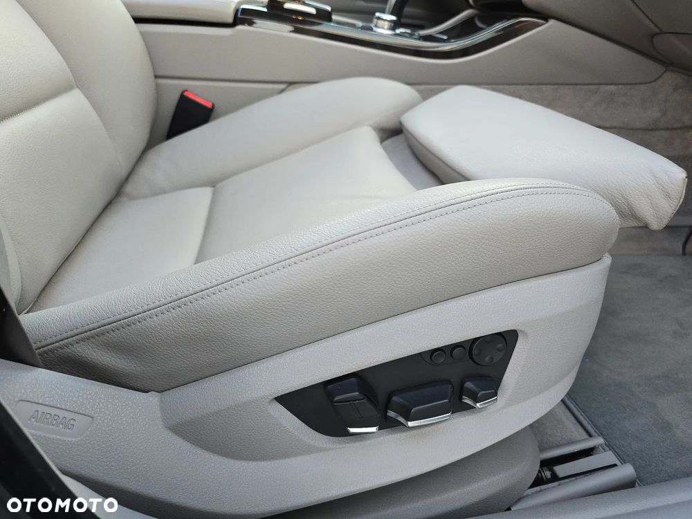 BMW Seria 5 525d xDrive Sport-Aut - 27