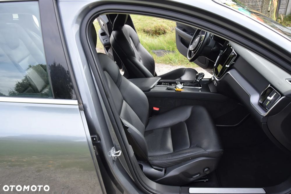 Volvo V60 D3 AWD Geartronic Momentum - 19