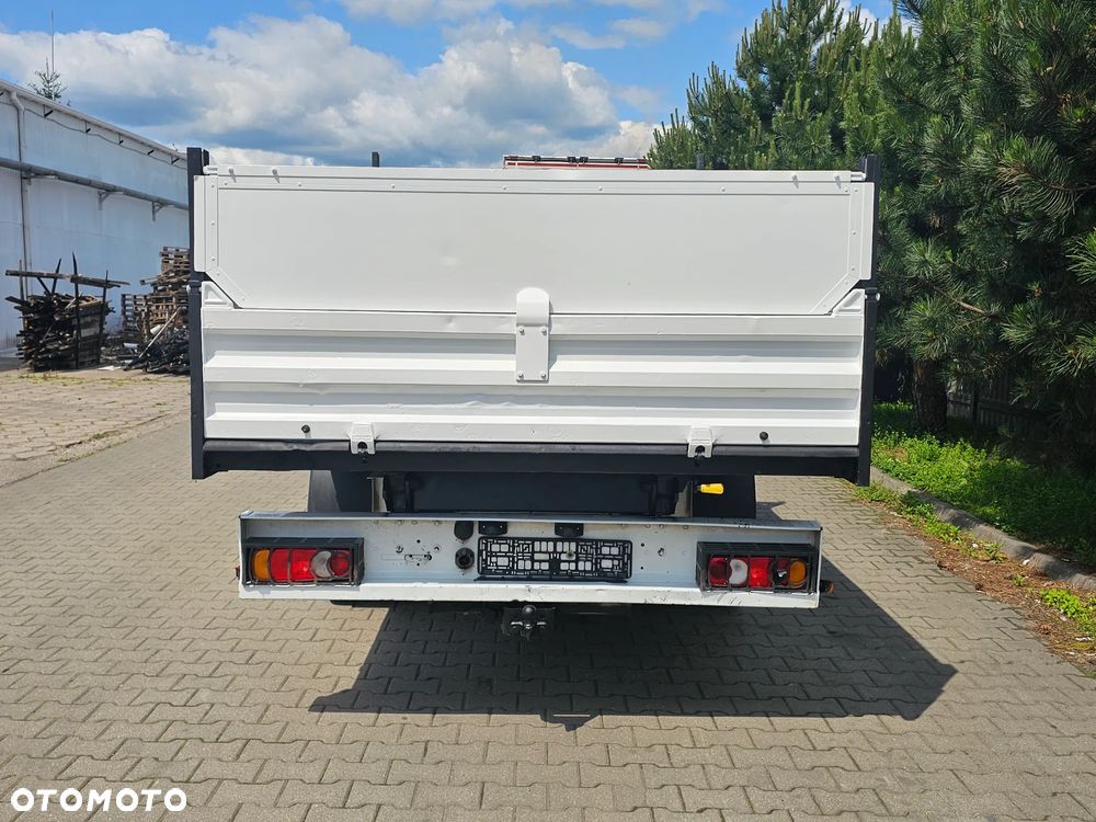 Nissan NV400 - 15