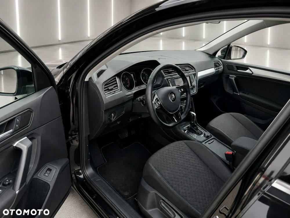 Volkswagen Tiguan - 17