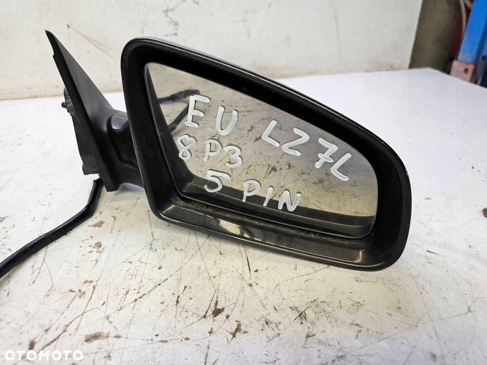 LUSTERKO ZEWNĘTRZNE PRAWE AUDI A3 8P LZ7L EU 5-PIN - 2