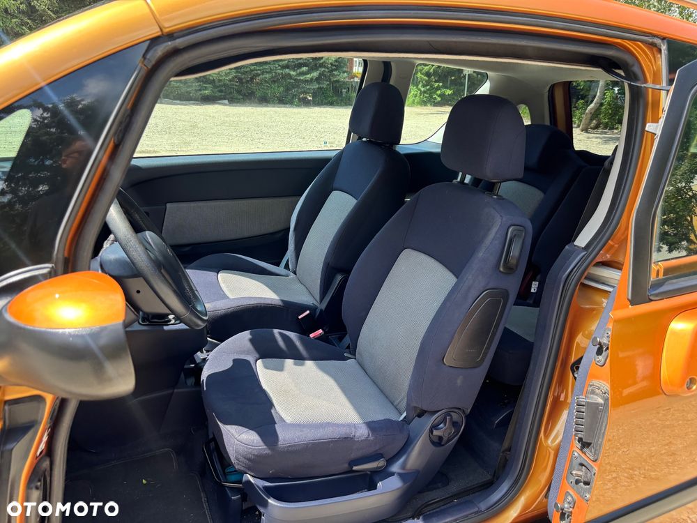 Peugeot 1007 1.4 Trendy - 16