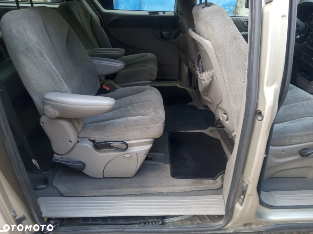 Chrysler Grand Voyager 3.3L LX - 19