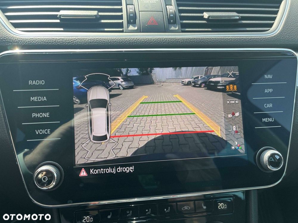 Skoda Superb 1.5 TSI Ambition DSG - 32