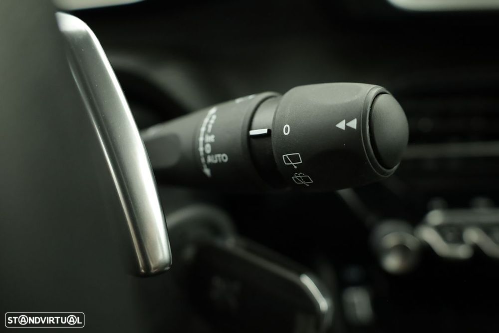 Peugeot 208 1.2 PureTech Allure EAT8 - 17