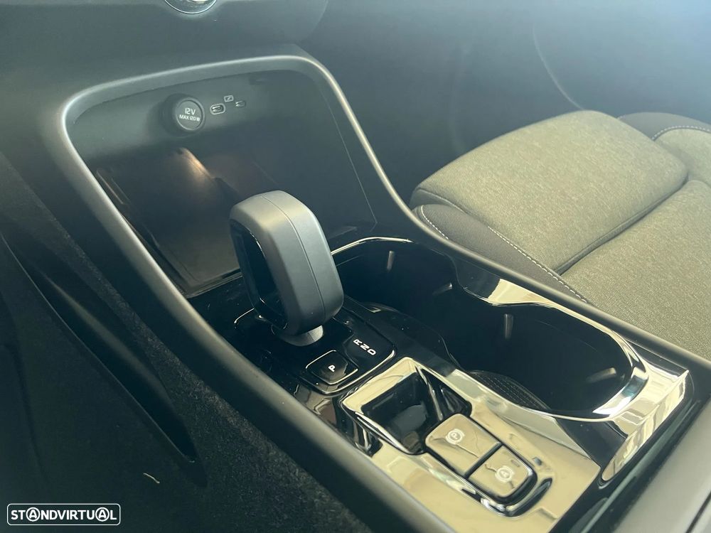 Volvo XC 40 2.0 B3 Plus Dark - 19