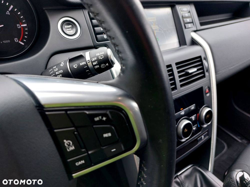 Land Rover Discovery Sport - 11
