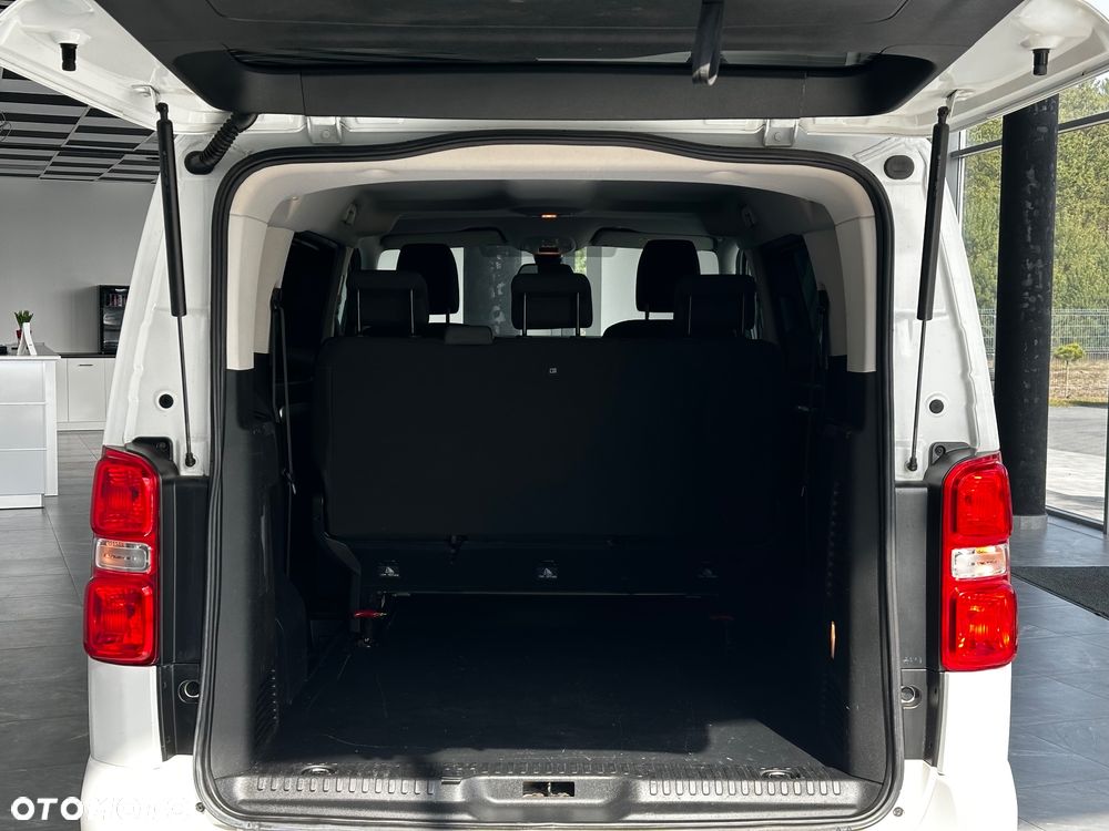 Peugeot Traveller - 16