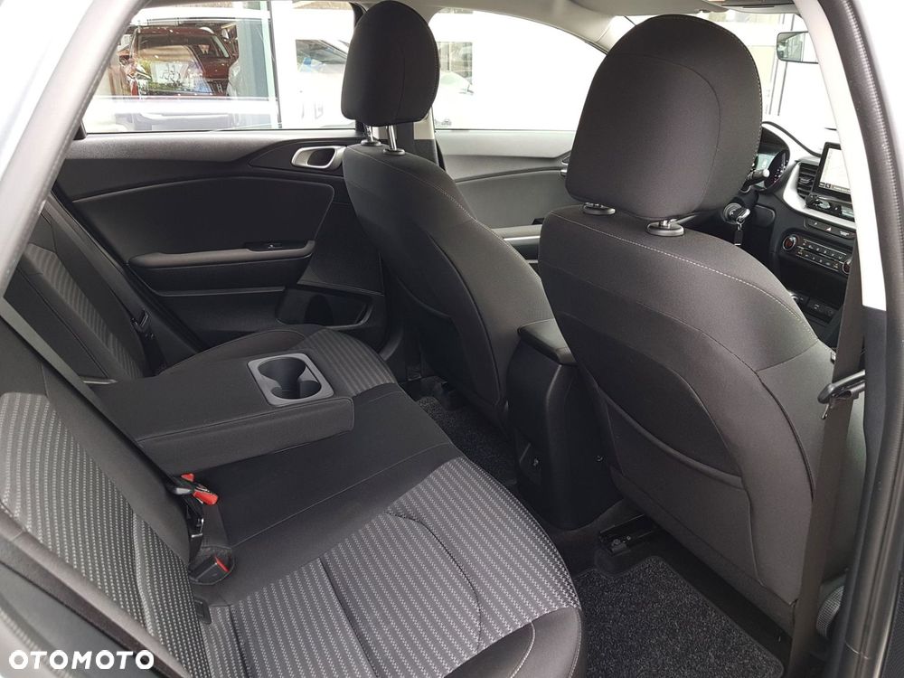 Kia Ceed - 23