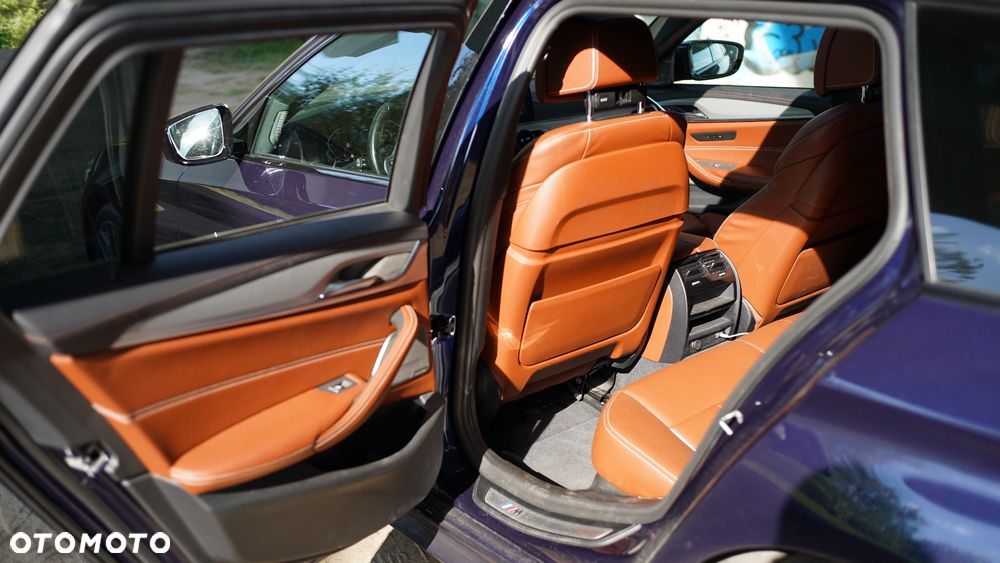 BMW Seria 5 540d xDrive Touring M Sport Edition - 23