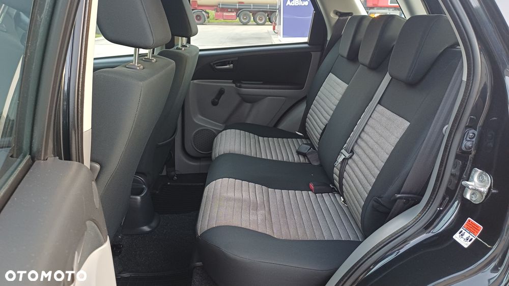 Suzuki SX4 1.9 DDiS 4WD GS / Premium - 11