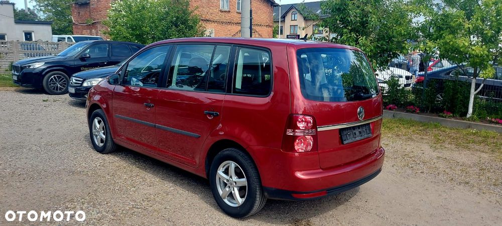 Volkswagen Touran 1.6 Conceptline - 12