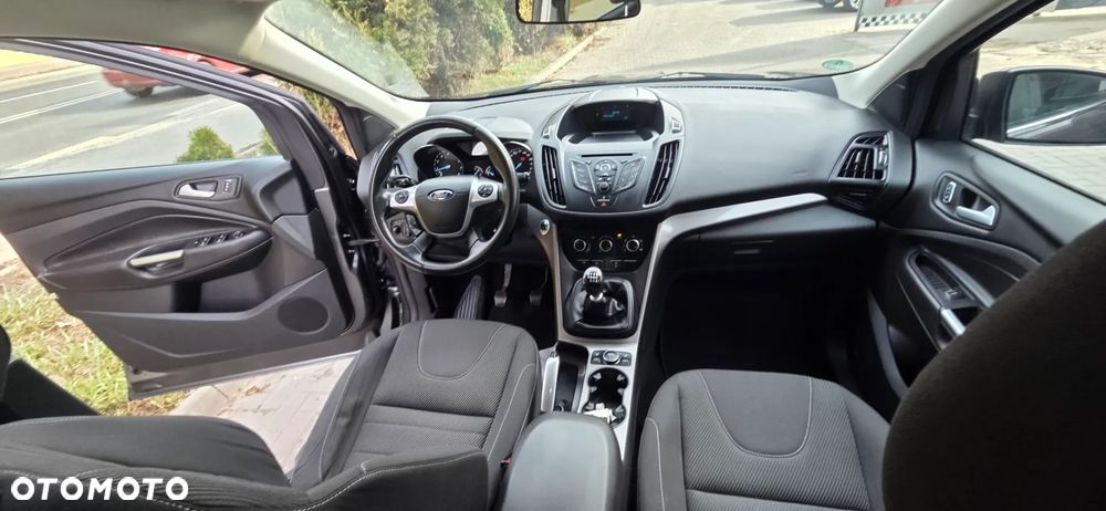 Ford Kuga 1.5 EcoBoost 2x4 Titanium - 34