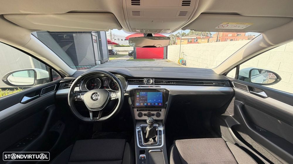 VW Passat Variant 1.6 TDI Highline - 21