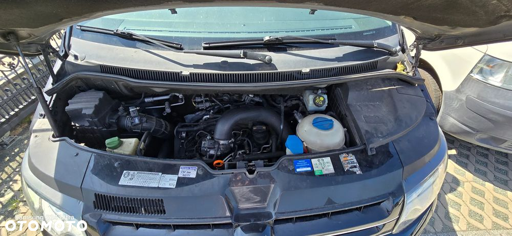 Volkswagen Caravelle - 18