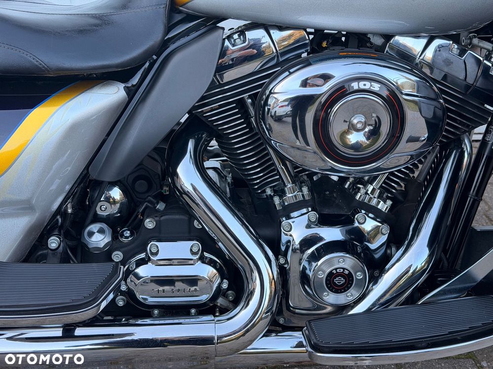 Harley-Davidson CVO Street Glide - 2