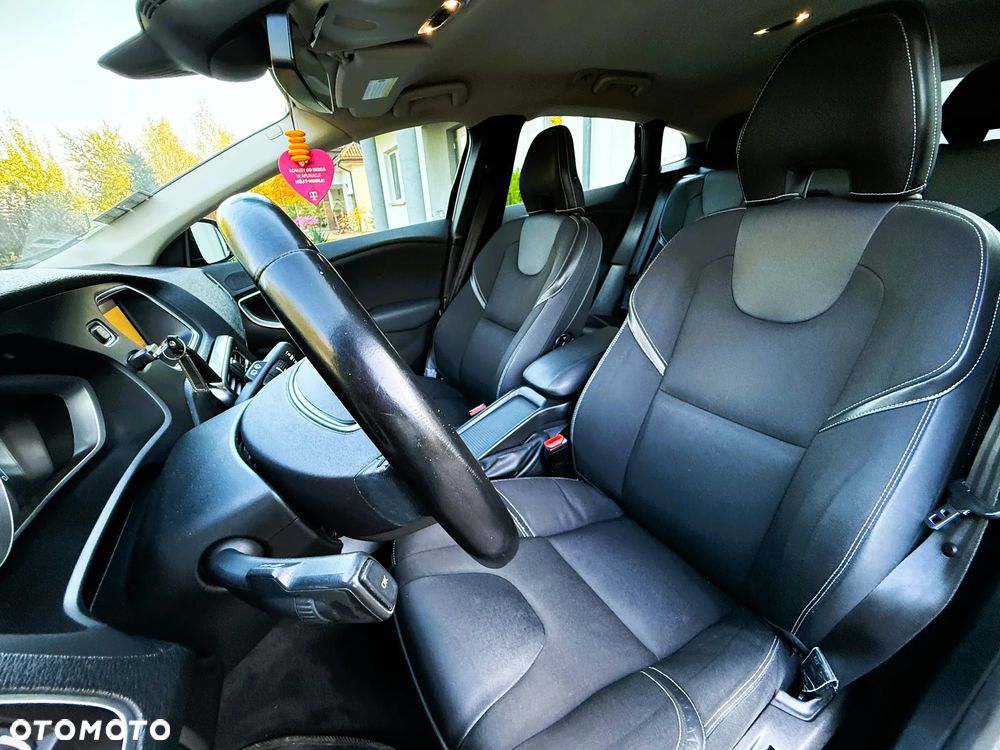 Volvo V40 D3 Momentum - 11