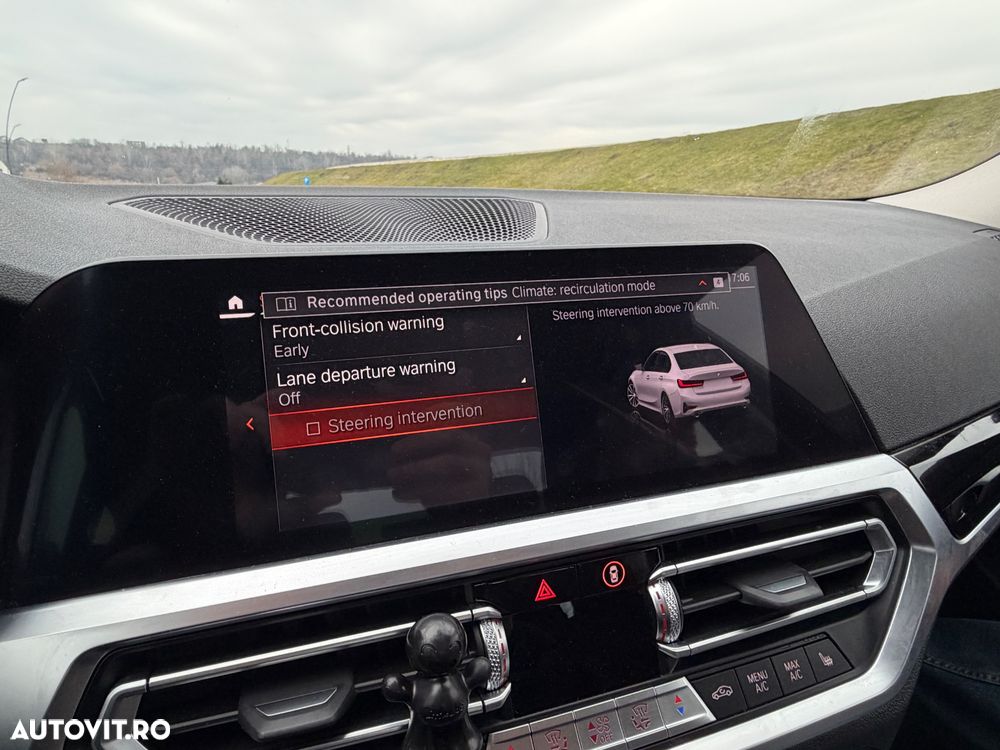 BMW Seria 3 330e Aut. - 36