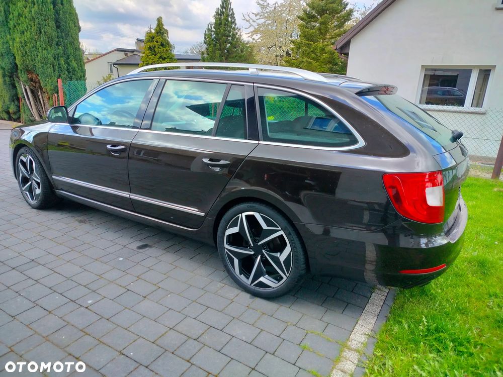 Skoda Superb 1.6 TDI GreenLine - 12