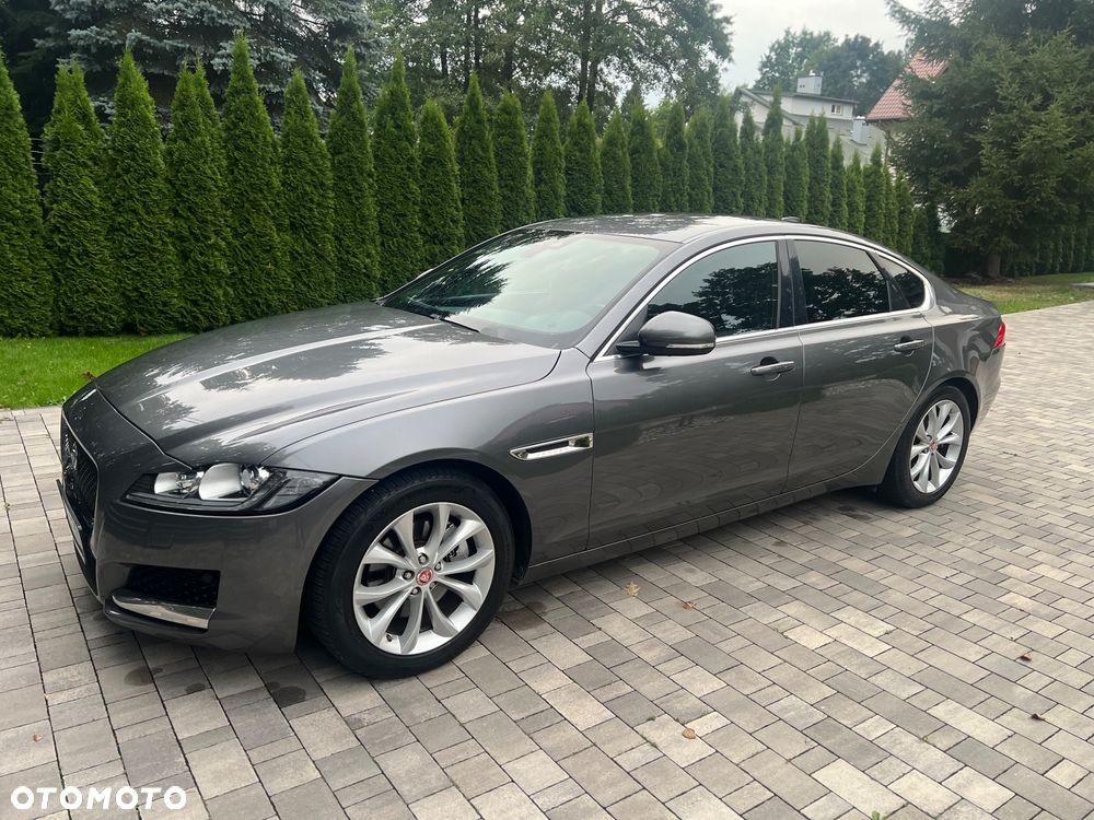 Jaguar XF 2.0 i4D Prestige - 3