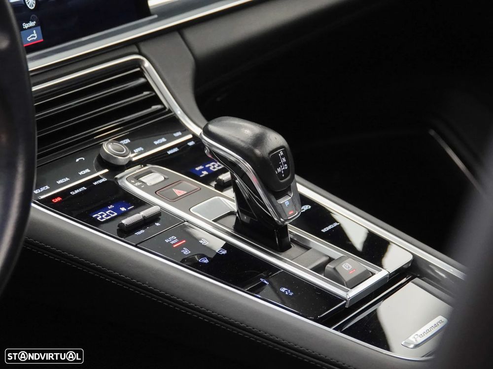 Porsche Panamera 4 E-Hybrid - 29