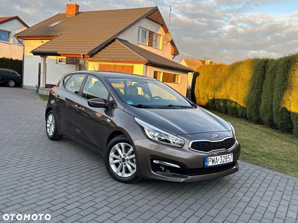 Kia Ceed - 4