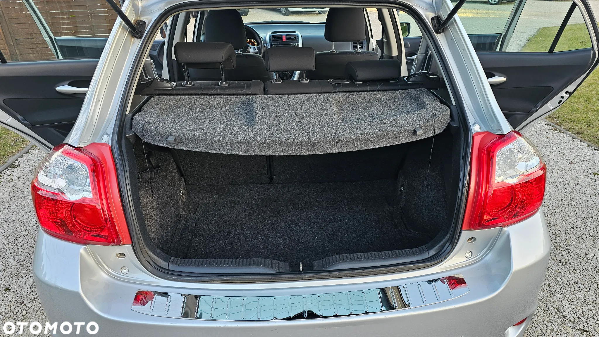 Toyota Auris 1.33 Dual-VVT-i Edition - 27