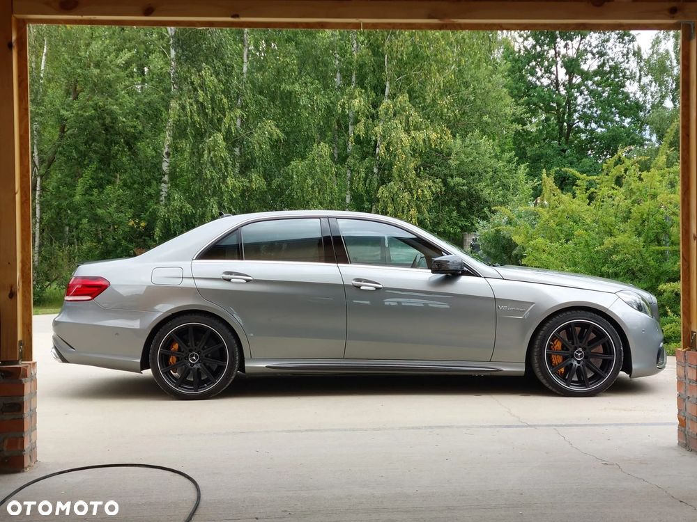 Mercedes-Benz Klasa E 63 AMG S 4-Matic - 1