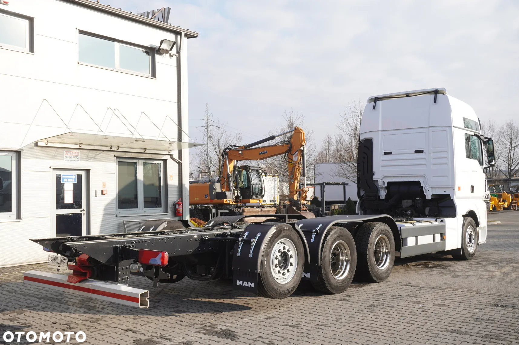 MAN TGX 35.580 E6 8x4/4 - rama do zabudowy 8,8m - 5