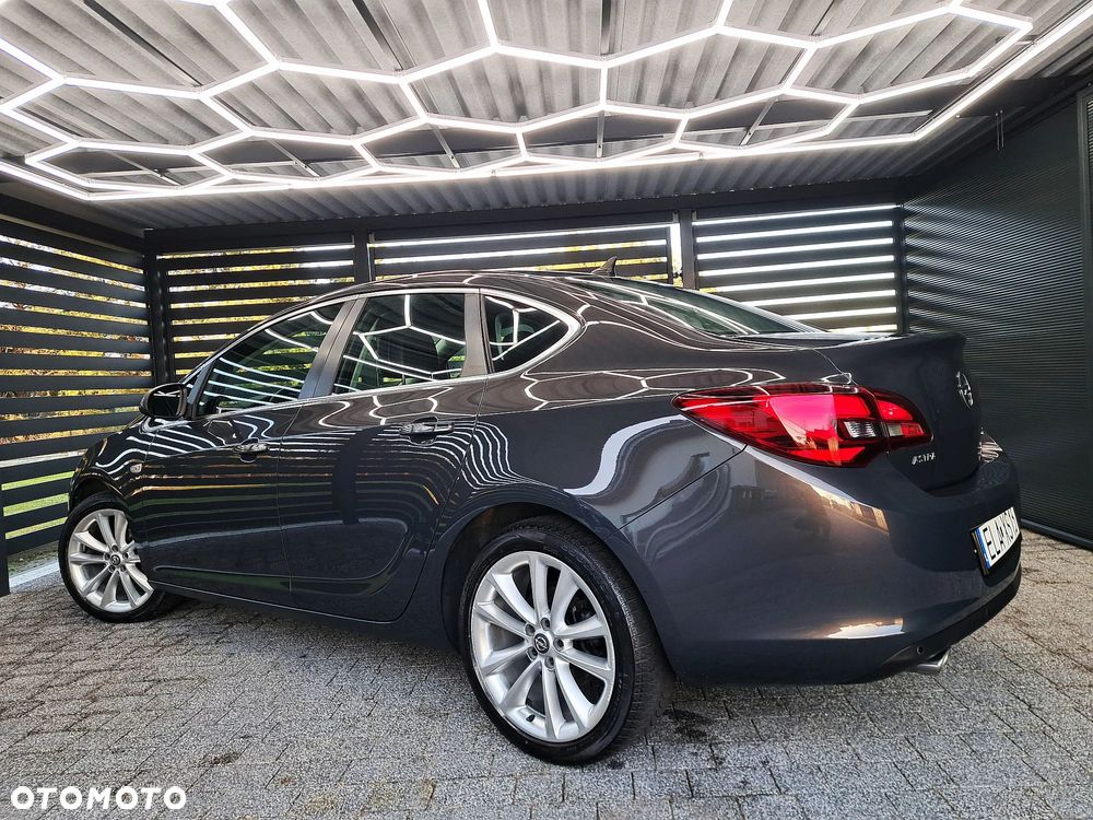Opel Astra 1.4 Turbo Innovation - 12