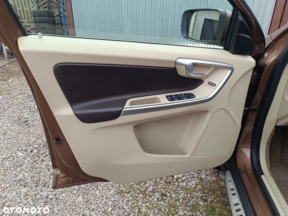 Volvo XC 60 DRIVe R Design - 27