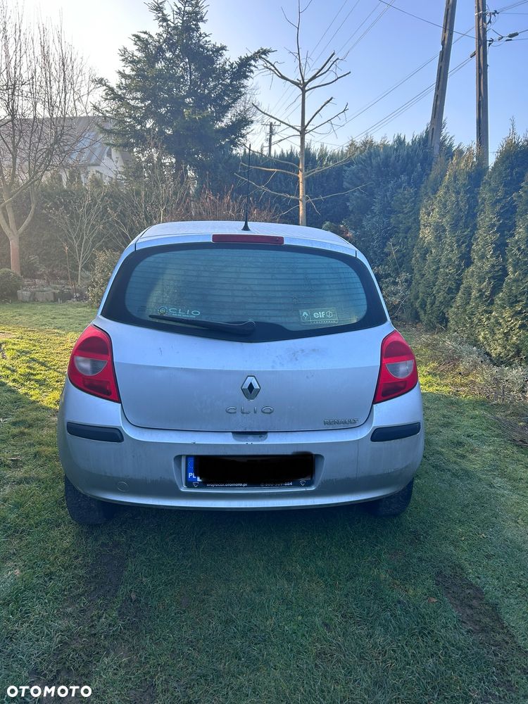 Renault Clio 1.2 16V Authentique - 4