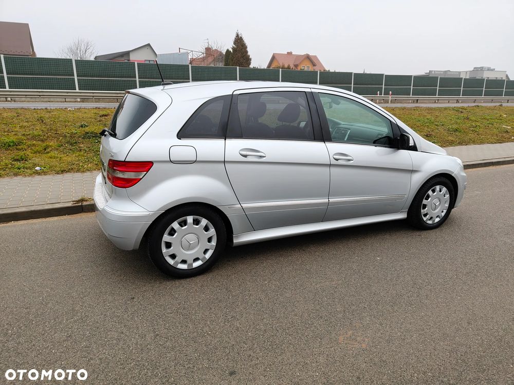 Mercedes-Benz Klasa B 180 CDI Special Edition - 29