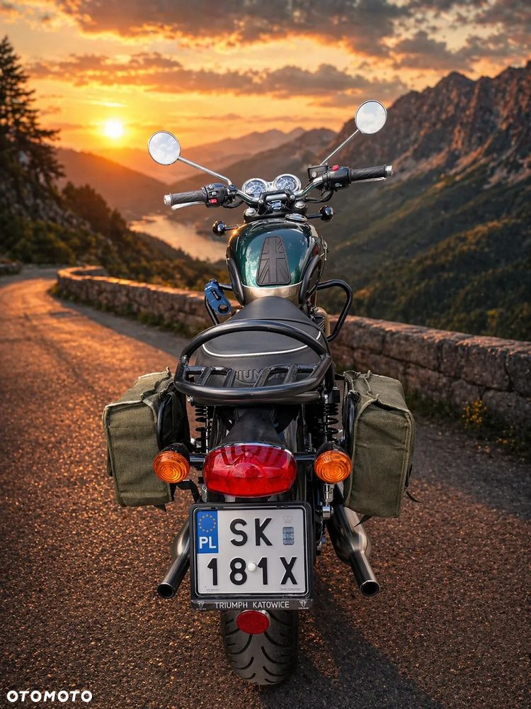 Triumph Bonneville - 10
