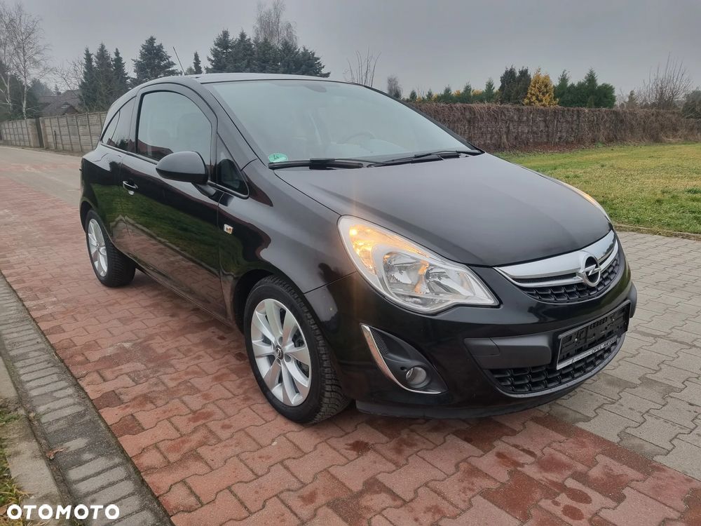 Opel Corsa 1.4 16V Cosmo - 12