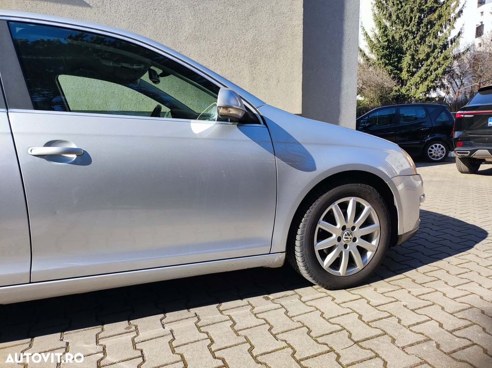 Volkswagen Jetta - 2