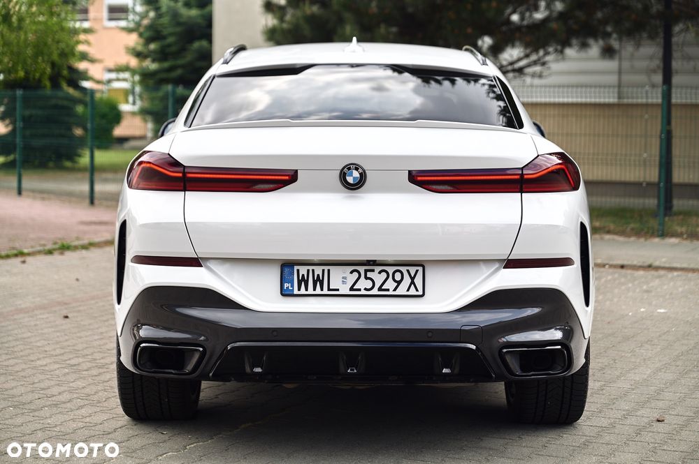 BMW X6 xDrive40d mHEV - 11