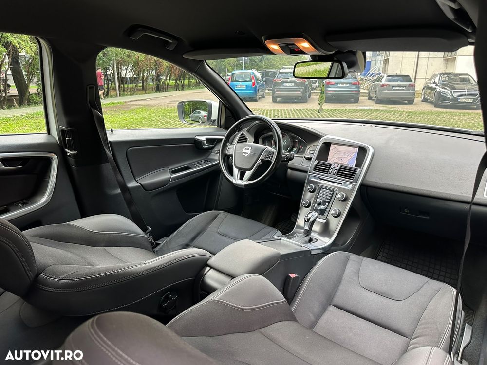 Volvo XC 60 2.4D AWD Aut. Momentum - 17