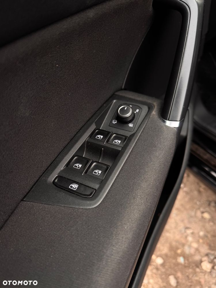 Volkswagen Touran 1.4 TSI BMT Highline DSG - 34