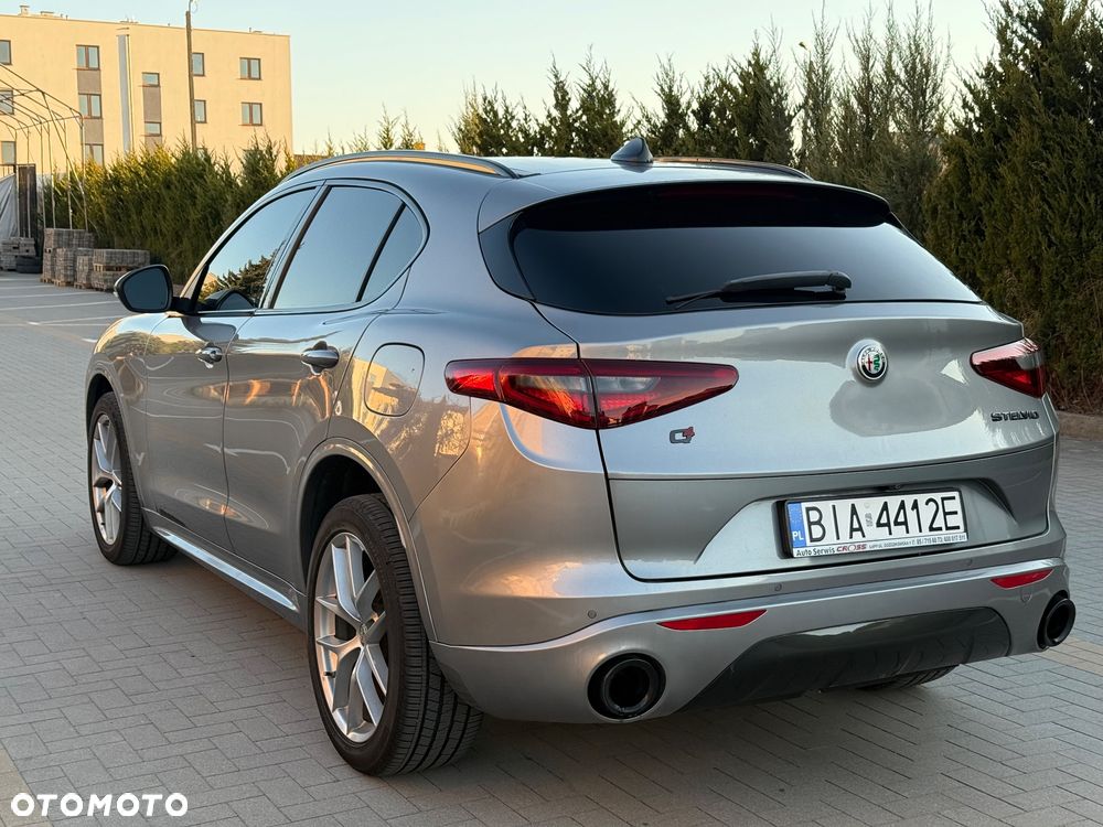 Alfa Romeo Stelvio 2.0 Turbo 16V AT8-Q4 Veloce Ti - 6