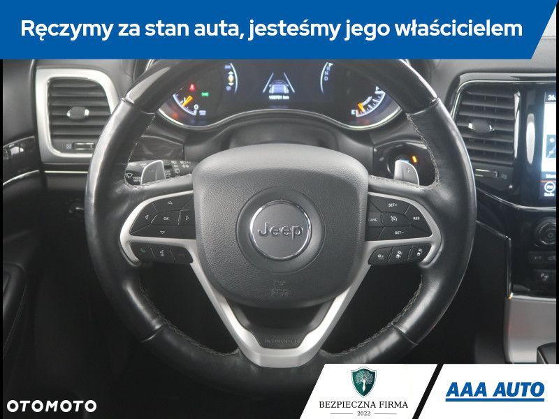 Jeep Grand Cherokee - 16