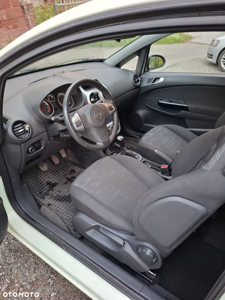 Opel Corsa 1.4 16V Color Edition - 6