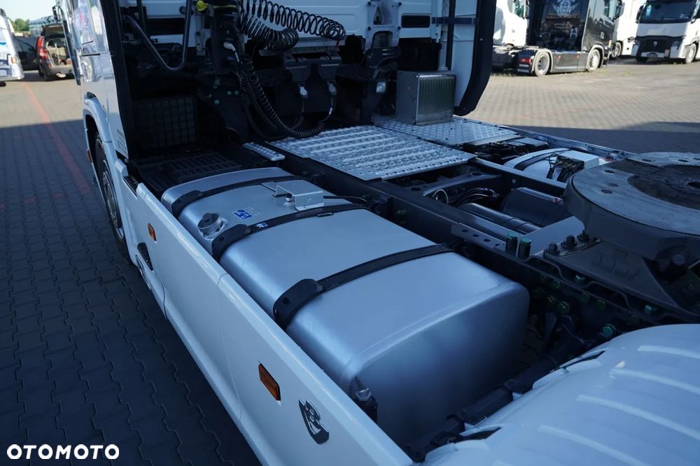Scania S 580 / V8 / RETARDER / KLIMA POSTOJOWA / CAŁA NA PODUSZKACH / SKÓRY / - 13