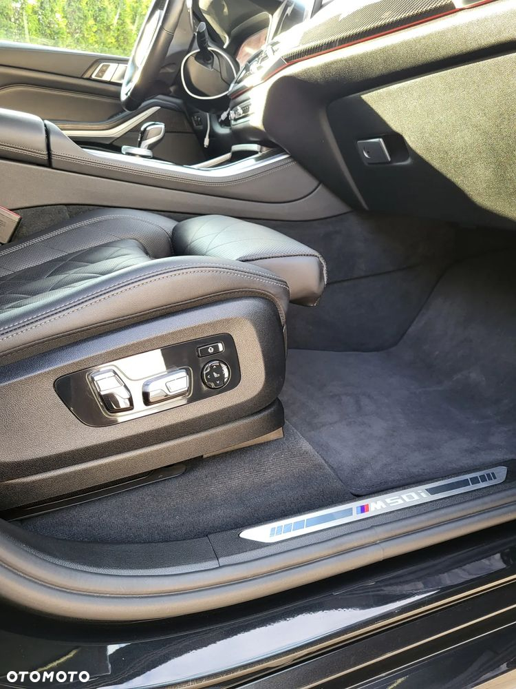 BMW X5 M M50i - 11